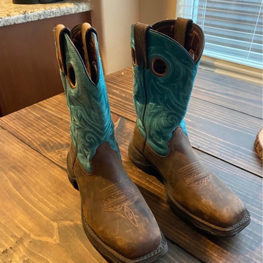 Women’s steel toe boots